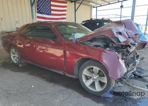 2020 Dodge Challenger Sxt z USA, uszkodzony, nr VIN 2C3CDZAG0LH206862
